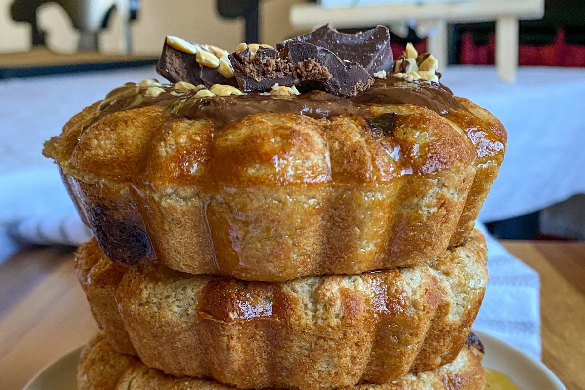 @basilandbiceps' Caramel Chocolate Chip Bundt Pancake Stacks – JOJO's Chocolate
